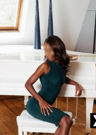 Abbey Road | Escort Mia Dixion-22-285319-photo-3