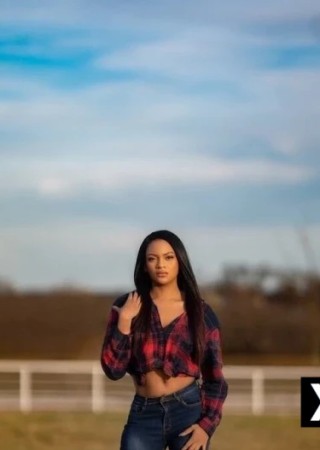 Largo | Escort CAROLINA-25-279036-photo-1