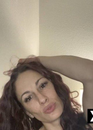 Bend | Escort Daisee-27-283625-photo-2