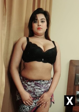 Sharjah | Escort Alisha-23-269123-photo-2