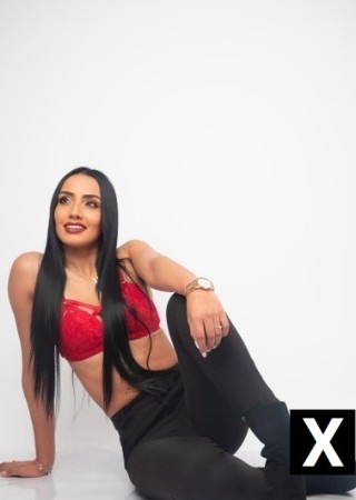 Bristol | Escort Nicol-23-272561-photo-3