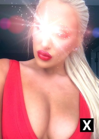 Brooklyn Park | Escort AshleyAlexander-30-189815-photo-1