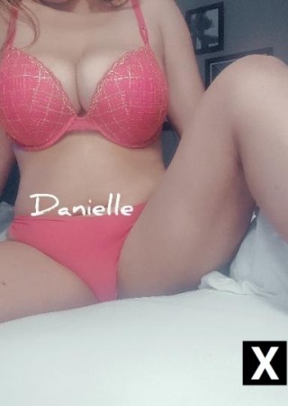 Kingston | Escort Danielle-37-198648-photo-9