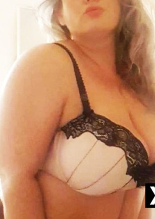 Eastleigh | Escort Scarlett-30-184821-photo-2