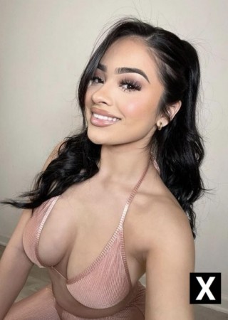 Hawthorne | Escort Leah-26-273108-photo-1