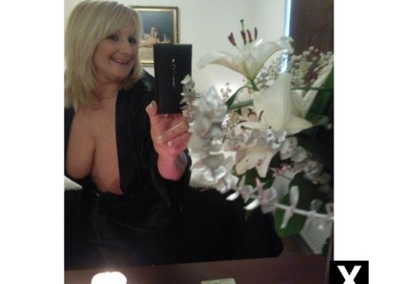 Newtownabbey | Escort Mature lady-47-186642-photo-1