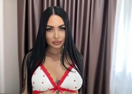 Plymouth | Escort Eva-25-285644-photo-2