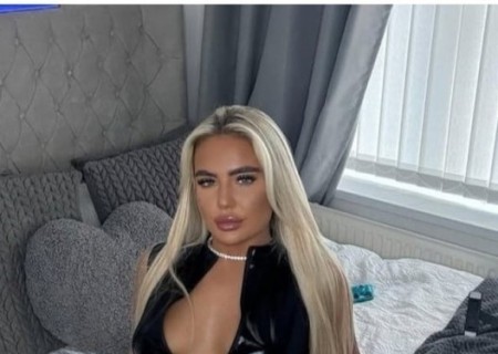 Grimsby | Escort Danielle-23-285653-photo-1