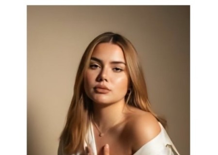 Lincoln | Escort Adelinna-25-285724-photo-1